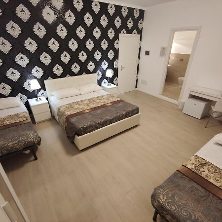 Sami Luxury Rooms 3 8 0 7 9 4 9 2 5 3 Сиракуза Екстериор снимка