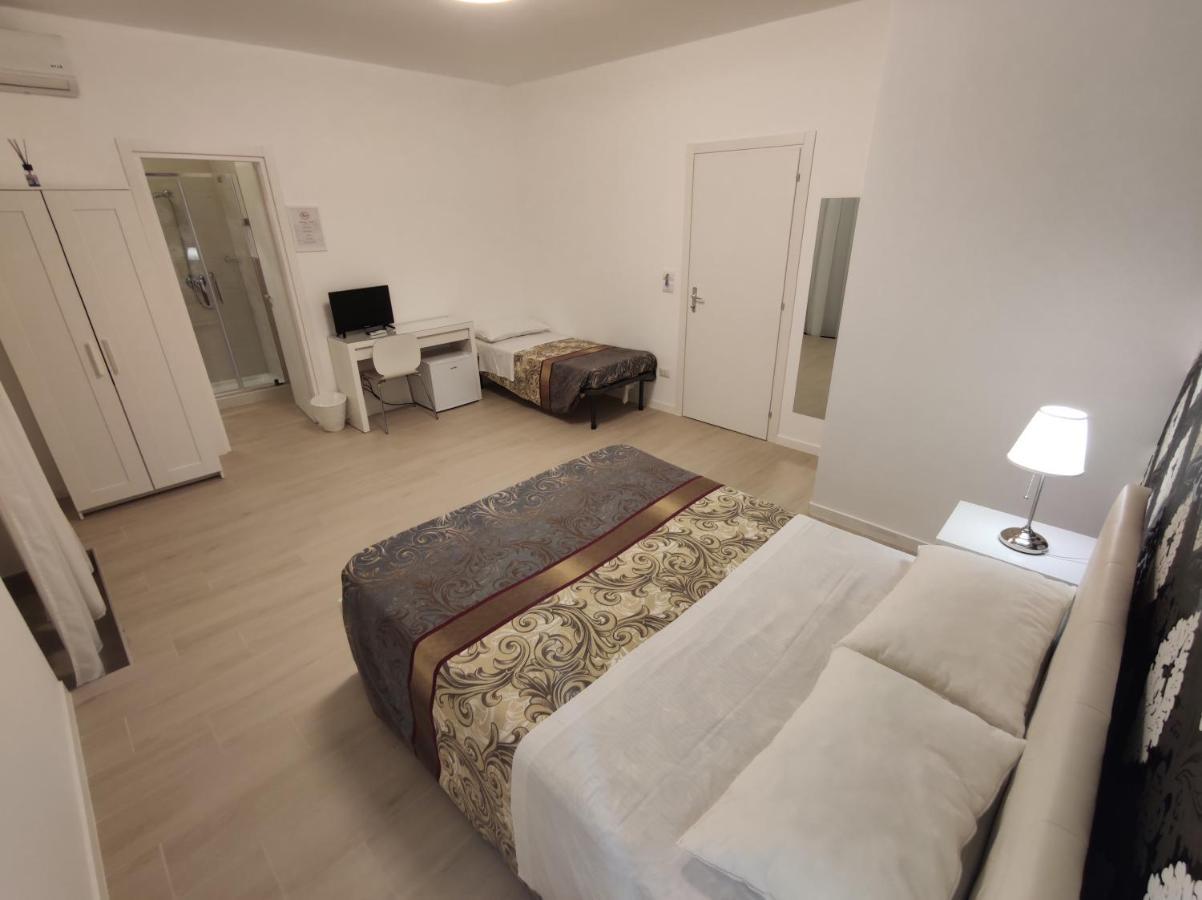 Sami Luxury Rooms 3 8 0 7 9 4 9 2 5 3 Сиракуза Екстериор снимка