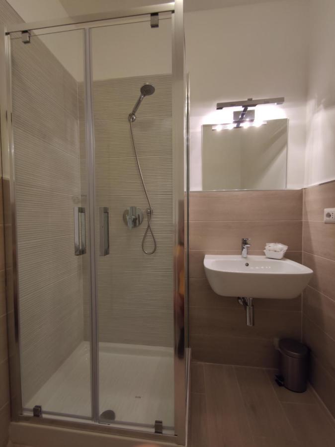 Sami Luxury Rooms 3 8 0 7 9 4 9 2 5 3 Сиракуза Екстериор снимка