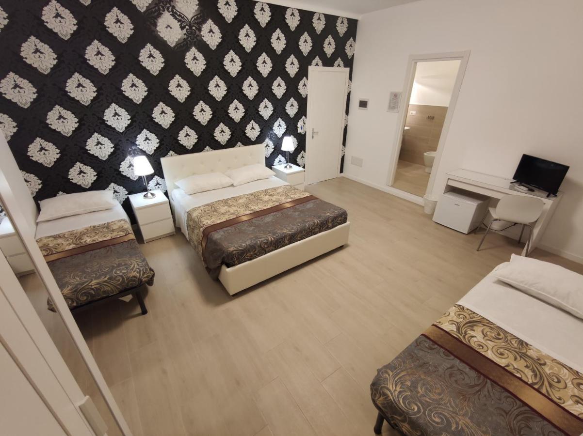 Sami Luxury Rooms 3 8 0 7 9 4 9 2 5 3 Сиракуза Екстериор снимка