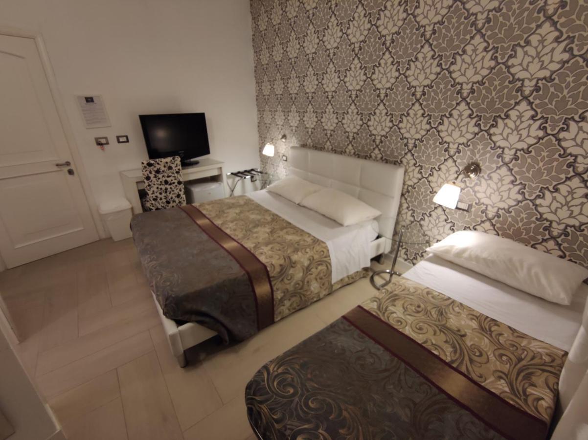 Sami Luxury Rooms 3 8 0 7 9 4 9 2 5 3 Сиракуза Екстериор снимка