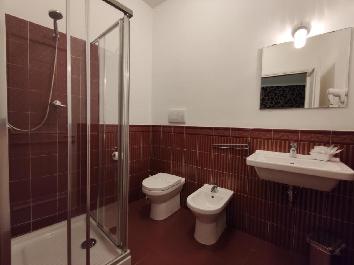 Sami Luxury Rooms 3 8 0 7 9 4 9 2 5 3 Сиракуза Екстериор снимка