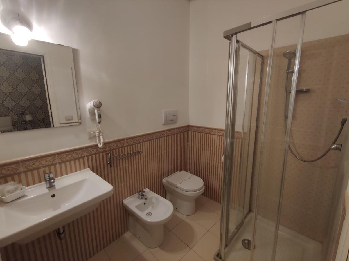 Sami Luxury Rooms 3 8 0 7 9 4 9 2 5 3 Сиракуза Екстериор снимка