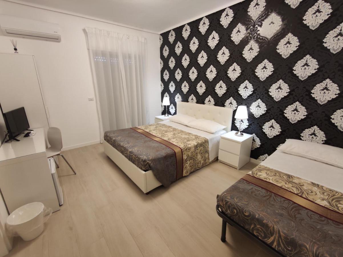 Sami Luxury Rooms 3 8 0 7 9 4 9 2 5 3 Сиракуза Екстериор снимка