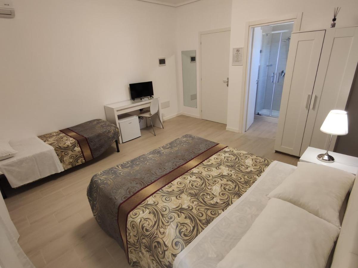 Sami Luxury Rooms 3 8 0 7 9 4 9 2 5 3 Сиракуза Екстериор снимка
