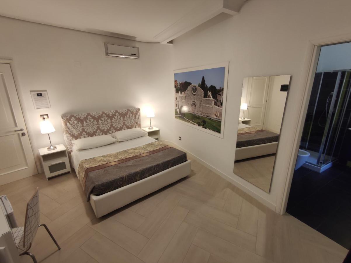 Sami Luxury Rooms 3 8 0 7 9 4 9 2 5 3 Сиракуза Екстериор снимка