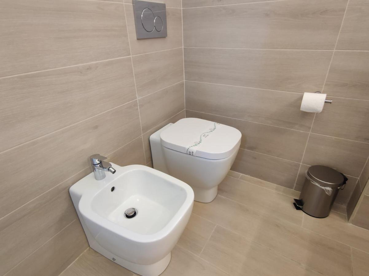 Sami Luxury Rooms 3 8 0 7 9 4 9 2 5 3 Сиракуза Екстериор снимка