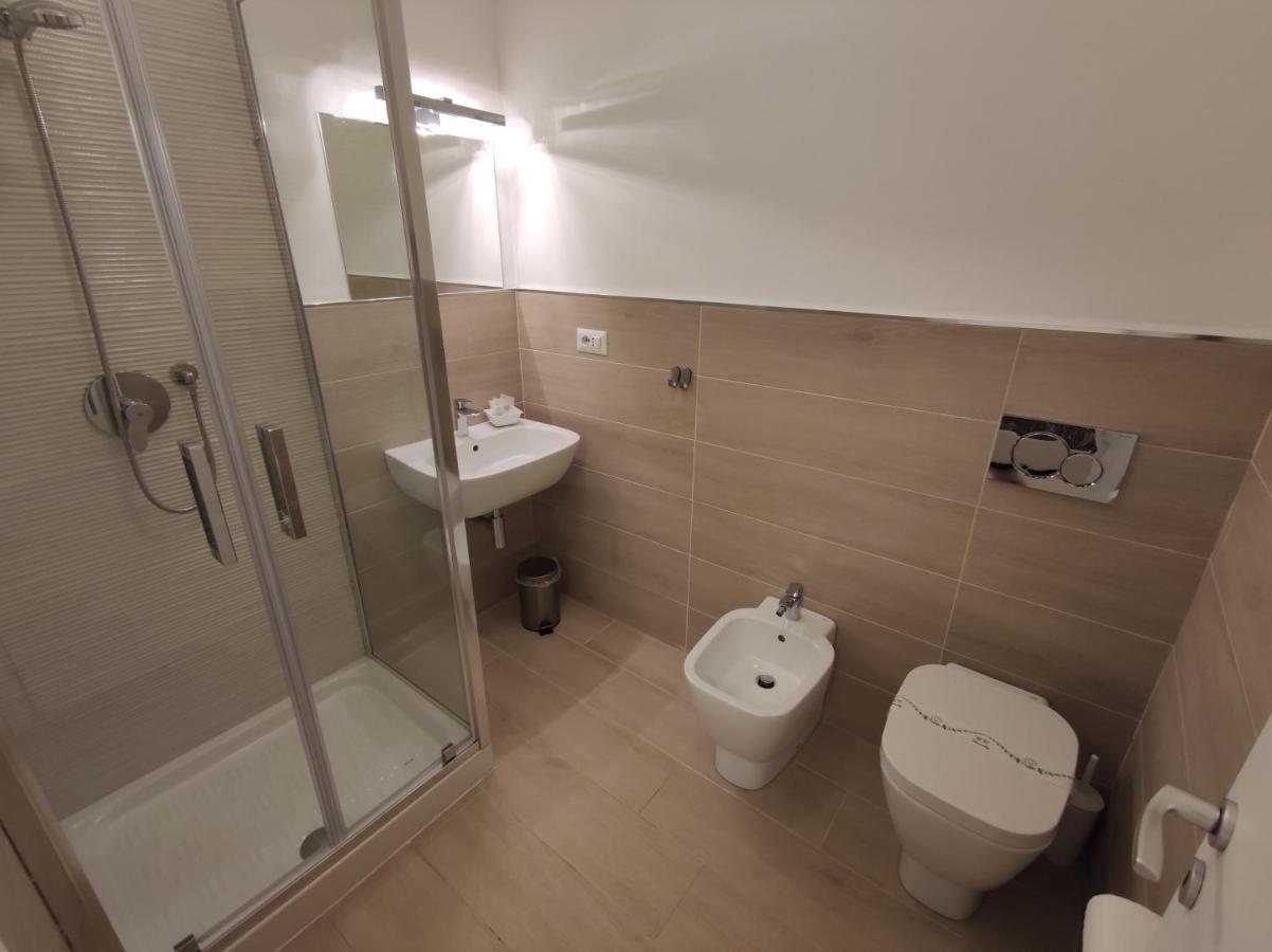 Sami Luxury Rooms 3 8 0 7 9 4 9 2 5 3 Сиракуза Екстериор снимка