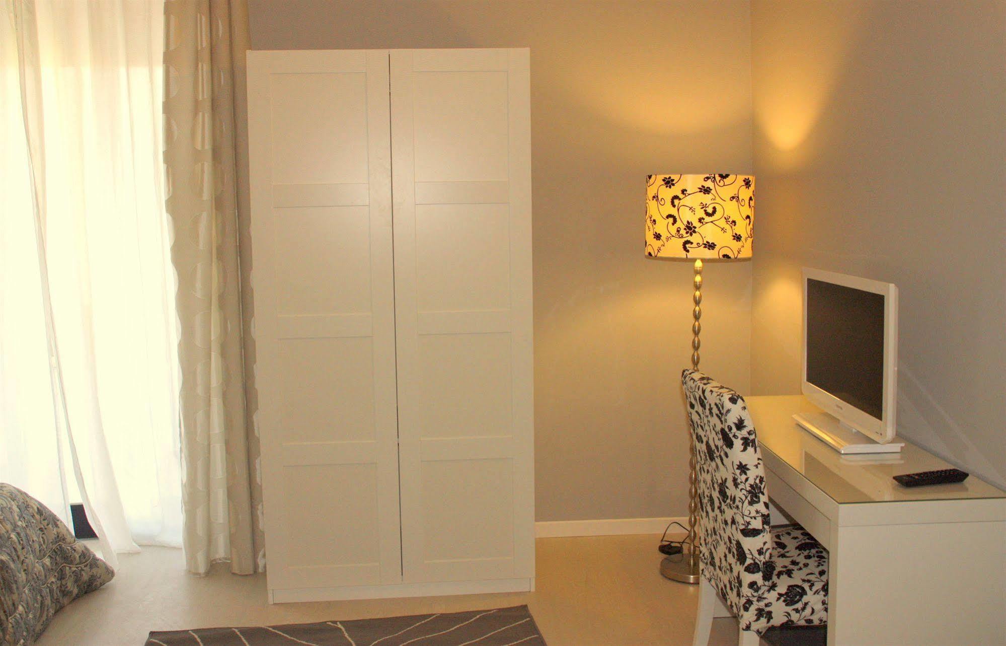 Sami Luxury Rooms 3 8 0 7 9 4 9 2 5 3 Сиракуза Екстериор снимка